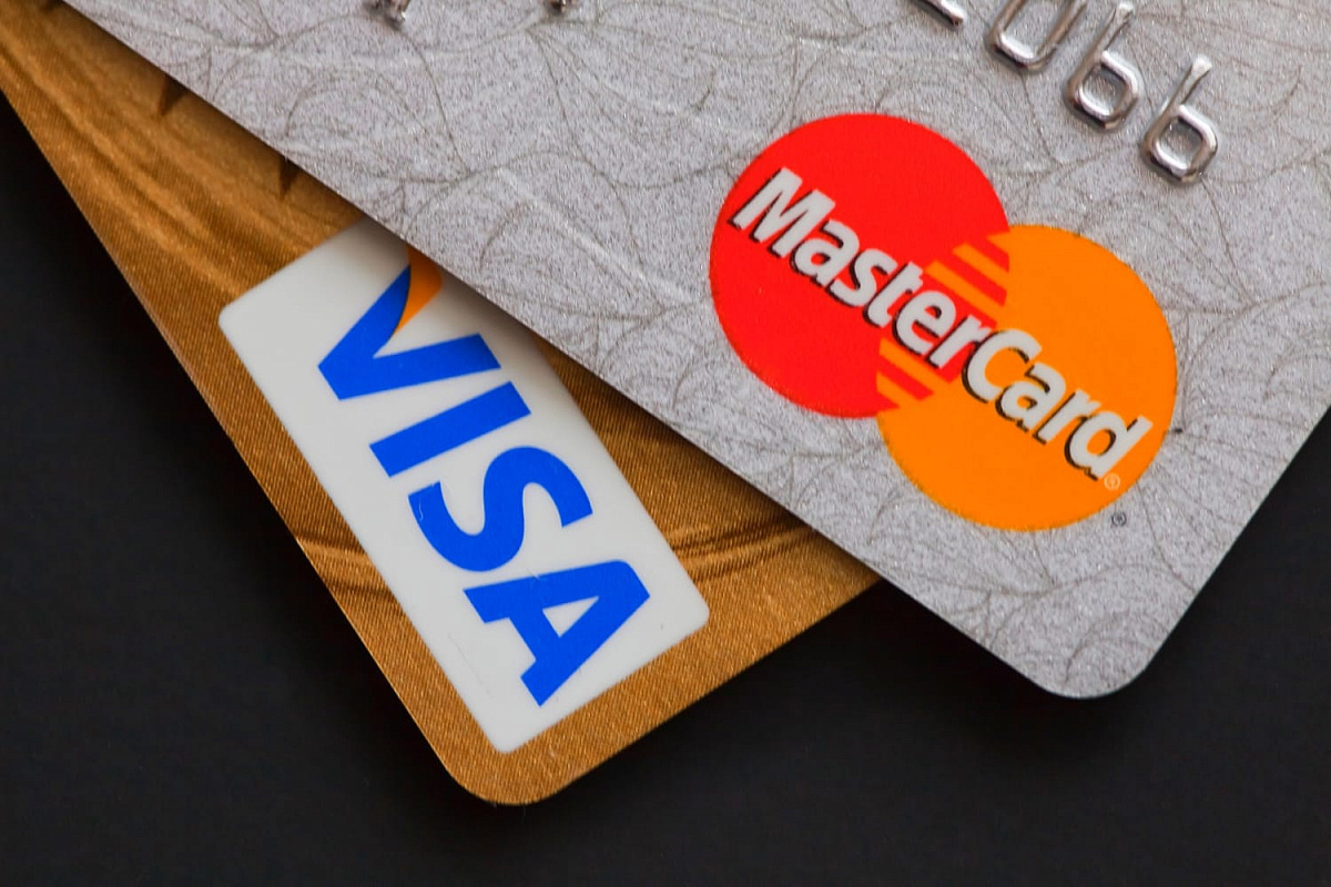 Как россиянам получить карты MasterCard и Visa