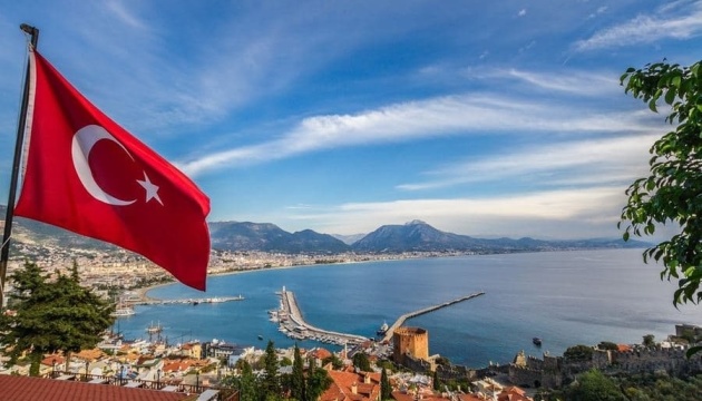 Минздрав Турции опроверг информацию о вспышке коронавируса на курортах