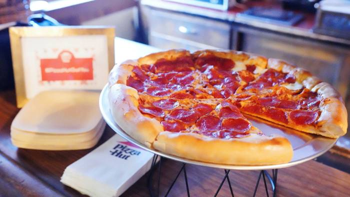 Владелец 1200 ресторанов Pizza Hut заявил о банкротстве